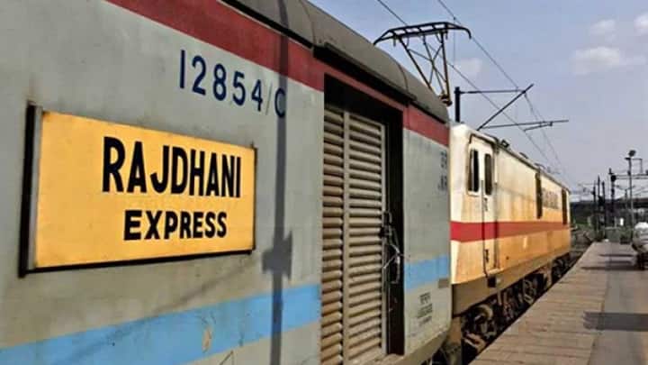 Preparations to upgrade Mumbai-Delhi Rajdhani Express recently completed 50 years of travel Mumbai News: मुंबई-दिल्ली राजधानी एक्सप्रेस को अपग्रेड करने की तैयारी, हाल ही में यात्रा के 50 साल पूरे हुए