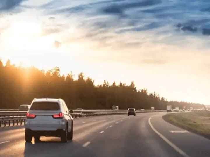 Driving Tips: हाइवे पर गाड़ी चलाते वक्त रखें इन 5 बातों का ध्यान, सुरक्षित सफर के लिए है जरूरी