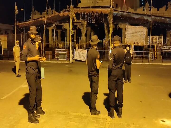 ராமேஸ்வரம் ராமநாதசுவாமி கோவிலுக்கு முன் டம்மி கண்ணீர் வெடிகுண்டு வெடிக்க வைத்த பாதுகாப்பு படைவீரர்கள்.