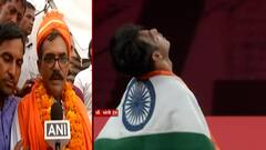 घरापासून 15-16 किमी दूर सरावासाठी जावं लागायचं; सुवर्ण जिंकल्यानंतर नीरज चोप्राचे वडील म्हणाले...