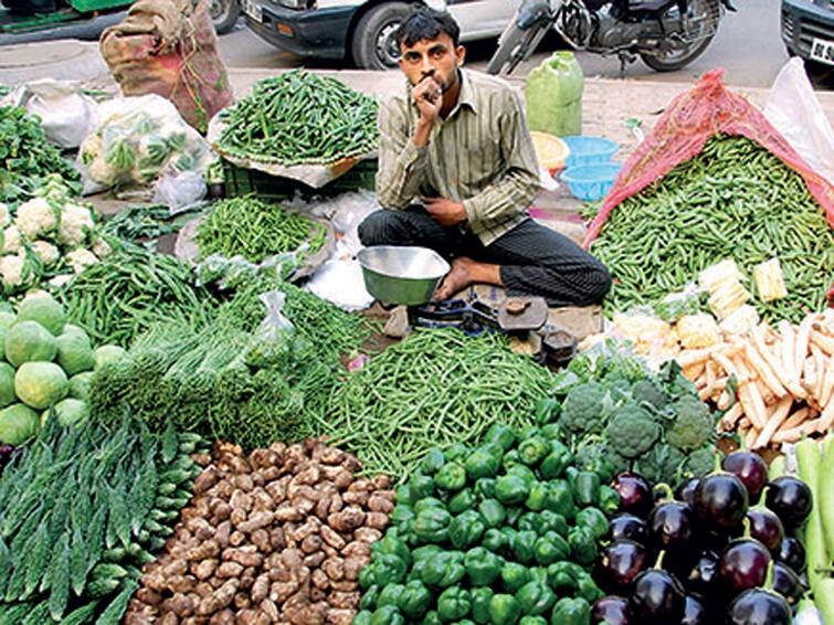 Vegetable prices skyrocketed, heavy rains damaged crops જનતાને વધુ એક મોંઘવારીનો માર, શાકભાજીના ભાવ આસમાને પહોંચ્યા, ભારે વરસાદથી પાકને નુકશાન