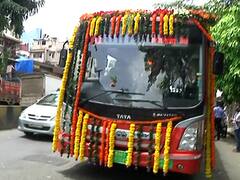 In Pics | मुंबईकरांचा प्रवास सुखकर करणारी पर्यावरणस्नेही  इलेक्ट्रिक बेस्ट बस नेमकी कशी आहे? पाहा फोटो