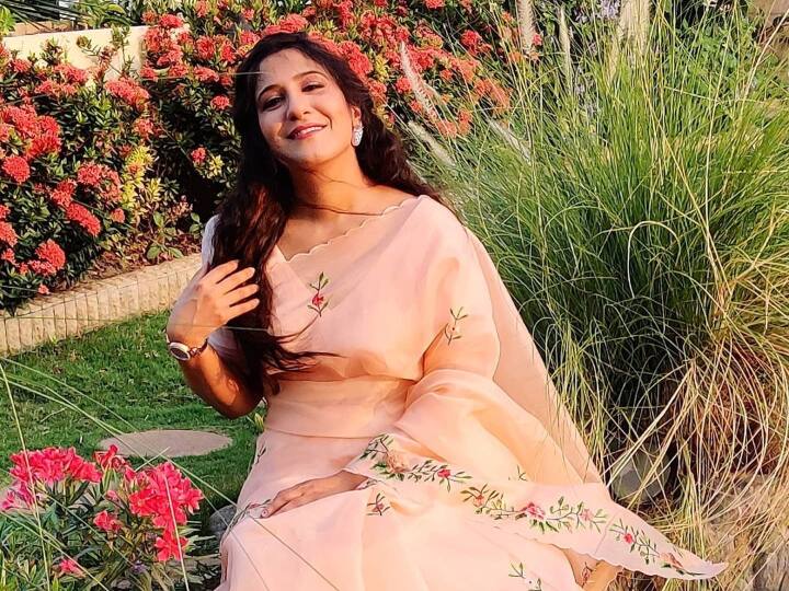 ஸ்வேதா தனது நீண்டகால நண்பர் அஷ்வின் சசியை மணந்தார்