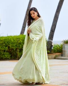 कितना हसीन चेहरा, कितनी प्यारी आंखे: Nora Fatehi की खूबसूरती ने धड़काया दिल, देखते ही रह गए बेपनाह हुस्न