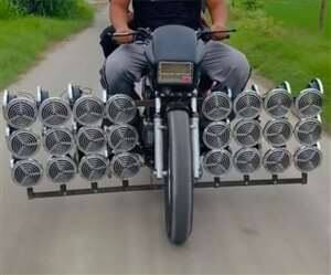 ਸੋਸ਼ਲ ਮੀਡੀਆ 'ਤੇ ਮਸ਼ਹੂਰ ਹੋਣ ਲਈ ਲਵਾਏ 48 ਹਾਰਨ, ਫਿਰ ਹੋਇਆ ਕੁਝ ਅਜਿਹਾ......