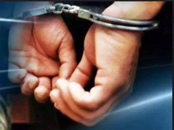 Gaziabad: Taken 15 lakh for making Fake Aadhar Card, 4 arrested ann फर्जी आधार कार्ड बनवाकर हड़प लिए लाखों रुपए, साइबर सेल ने 4 आरोपियों को किया गिरफ्तार
