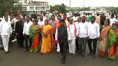 Nashik : उड्डाणपूल उद्घाटनाला तुफान गर्दी ; मुख्यमंत्र्यांच्या आवाहनाला शिवसेना नेत्यांकडून हरताळ