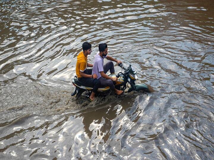India Monsoon Update: आज यूपी में कुछ स्थानों पर भारी बारिश की संभावना, केरल के 9 जिलों में येलो अलर्ट, जानें मौसम अपडेट