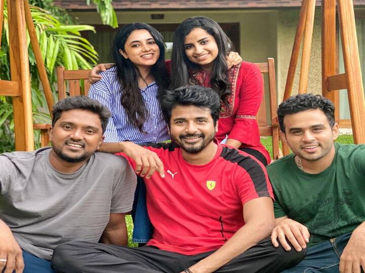 சிபி சக்கரவர்த்தி இந்த படத்தை இயக்குகிறார், இது அவரது முதல் திரைப்படம் மற்றும் லைகா புரொடக்ஷன்ஸ் அல்லிராஜா சுபாஸ்கரன் இந்த படத்தை தயாரிக்கிறார்