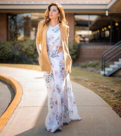 Mahira Khan Photos: देसी लुक में माहिरा खान लूट लेती हैं दिल का चैन, सूट से लेकर साड़ी तक में लगती हैं परफेक्ट