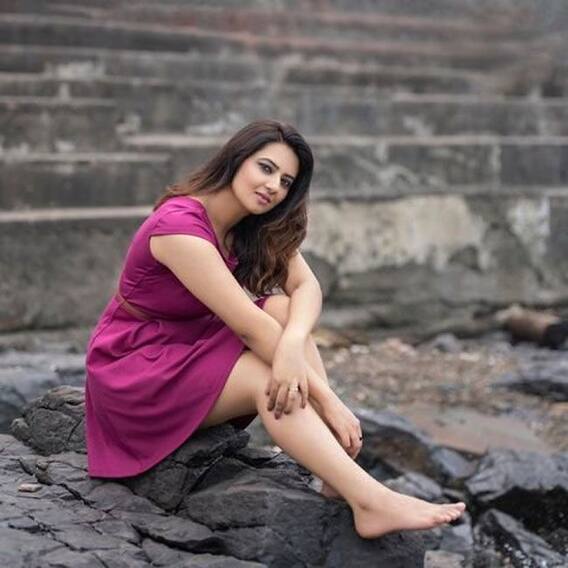 Bigg Boss 5 Telugu : బిగ్ బాస్ ఎంట్రీపై హీరోయిన్ రెస్పాన్స్.. Bigg Boss 5 Telugu : బిగ్ బాస్ ఎంట్రీపై హీరోయిన్ రెస్పాన్స్..