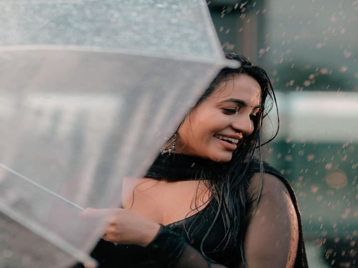 காதல் பூதமே என்னை நீயும் தொட்டாய் ஹய்யோ ஹய்யயோ அச்சம் வருதே