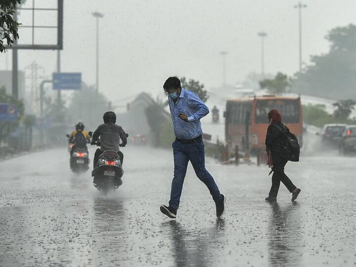 Delhi Monsoon Update: दिल्ली में 9 अगस्त तक बनी रहेगी बारिश की संभावना, जानिए आज कैसा रहेगा मौसम Monsoon conditions will remain in Delhi till August 9 know how the weather will be today Delhi Monsoon Update: दिल्ली में 9 अगस्त तक बनी रहेगी बारिश की संभावना, जानिए आज कैसा रहेगा मौसम