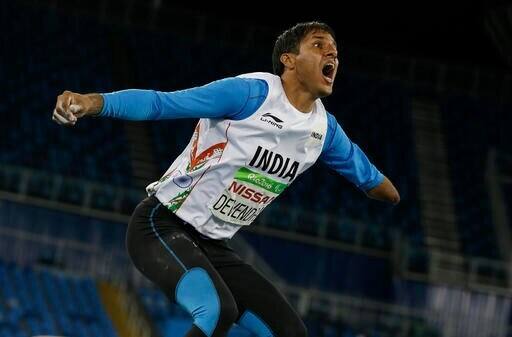When Javelin Thrower Dev Jhajharia sent it flying in Rio Paralympics 2016, know about him in details Dev Jhajharia Profile: প্য়ারালিম্পিক্সে জোড়া সোনা, বিশ্বরেকর্ডের পরেও প্রচারের আড়ালে জ্যাভলিন থ্রোয়ার দেবেন্দ্র ঝাঝারিয়া