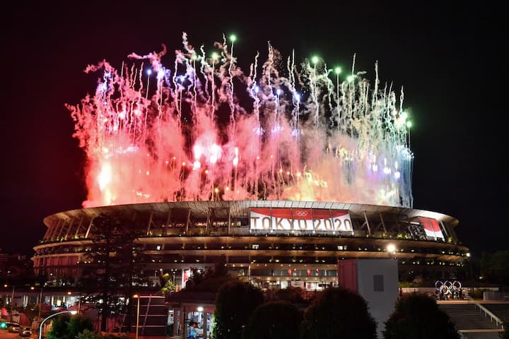 Fireworks go off around the Olympic Stadium during the closing ceremony of the Tokyo 2020 Olympic Games, as seen from outside the venue in Tokyo on August 8, 2021. (Image: AFP)