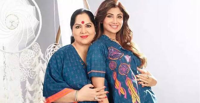 પોર્ન ફિલ્મો મામલે તેના પતિ રાજ કુન્દ્રા (Raj Kundra)ની ધરપકડ બાદ હવે શિલ્પા અને તેની માં સુનંદા શેટ્ટી (Sunanda Shetty)ની પણ ધરપકડ થઇ શકે છે. શિલ્પા અને તેની માં પર કરોડો રૂપિયાની છેતરપિંડીનો આરોપ લગાવવામાં આવ્યો છે. શિલ્પા અને તેની માં પર આ મામલે ઉત્તરપ્રદેશની રાજધાની લખનઉમાં એક કેસ પણ નોંધવામાં આવ્યો છે.