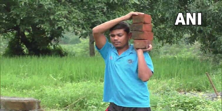 Gujarat Navsari of 2018 Blind Cricket World Cup winning team member works as labourer due to Covid lockdown Blind Cricket WC Winner: 