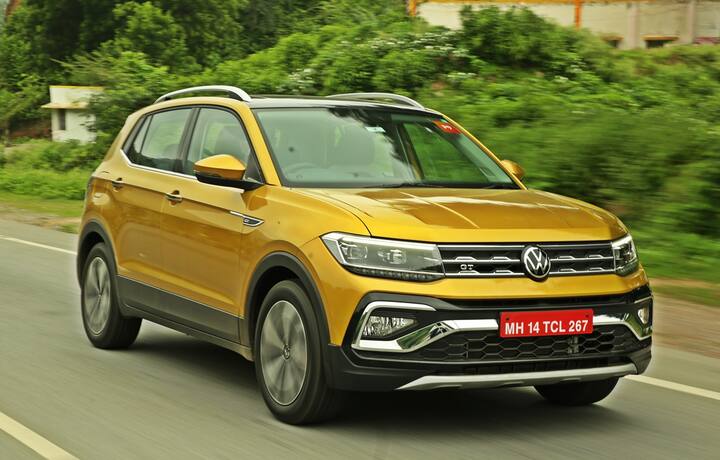 आखिरकार मुझे इस एसयूवी को चलाने का मौका मिला. Volkswagen Taigun से बहुत कुछ उम्मीद की जाती है. यह वह एसयूवी है जिस पर वोक्सवैगन इंडिया का भारत में भविष्य को आकार देगी. इस SUV में जर्मन की होते हुए भी भारतीय फ्लेवर है. इसके सितंबर में लॉन्च होने की उम्मीद है. Taigun एक पॉपुलर सेगमेंट में एंट्री करेगी. हमनें यह पता लगाने के लिए इसे 220 किमी से अधिक तक चलाया कि क्या Taigun वास्तव में एकदम सही कॉम्पैक्ट एसयूवी है या नहीं.