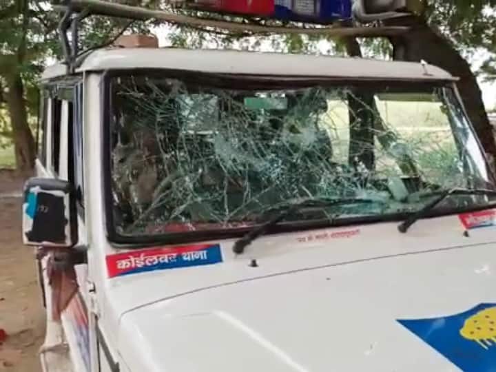 bhojpur sand mafia attack on police team during raid Soldiers saved their lives by running away ann भोजपुरः छापेमारी करने गई पुलिस की टीम पर बालू माफिया ने किया हमला, जवानों ने भागकर बचाई जान