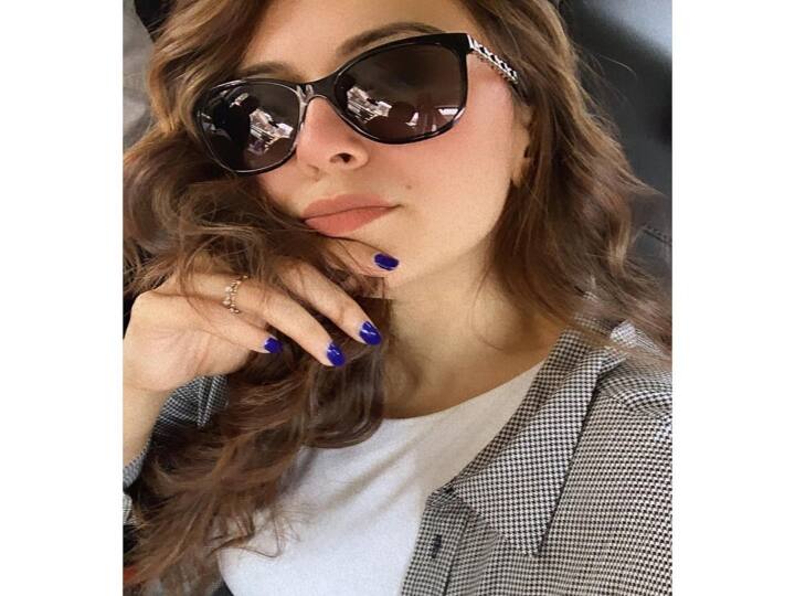 தேசமுதுரு படத்தின் மூலம் தெலுங்கு சினிமாவில் அறிமுகமானார்