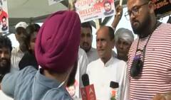 Bajrang Punia ਦੇ ਸਵਾਗਤ ਲਈ ਪਰਿਵਾਰ ਬੈਂਡ ਬਾਜਾ ਲੈ ਪਹੁੰਚਿਆਂ Delhi, Airport 'ਤੇ ਪਿਆ ਗਾਹ