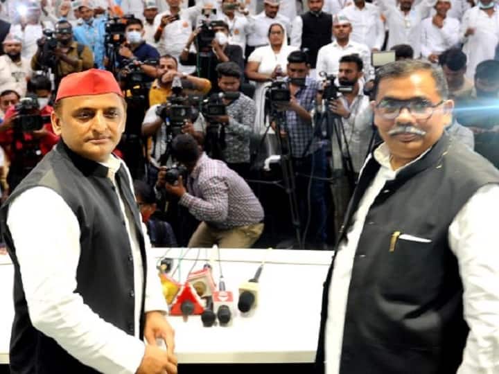 UP Assembly Election 2022: Akhilesh Yadav claims- 'SP-Mahan Dal' government will be formed in UP, Keshav Prasad Maurya अखिलेश यादव का दावा- यूपी में बनेगी 'सपा-महान दल' की सरकार, केशव प्रसाद मौर्य पर कसा तंज