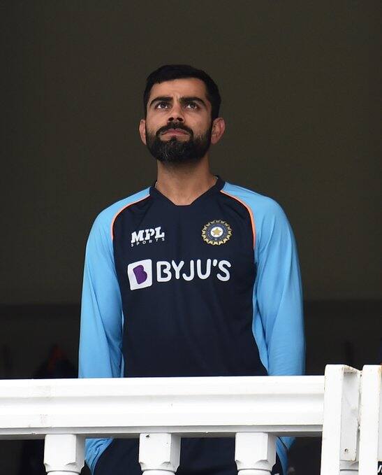 ఈ టెస్టులో కెప్టెన్ విరాట్ కోహ్లీ టెస్టుల్లో చెత్త రికార్డ్ నమోదు చేశాడు. తొలి ఇన్నింగ్స్‌లో గోల్డెన్ డక్‌గా వెనుదిరిగిన కోహ్లీ.. టెస్టు క్రికెట్‌లో అత్యధిక సార్లు డకౌటైన భారత కెప్టెన్‌గా రికార్డుల్లో నిలిచాడు.