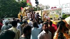 Mumbai : मिरवणूक काढणाऱ्या Abu Aazmi यांच्या विरोधात गुन्हा, सेना नेत्यांवर अद्याप कारवाई नाही?