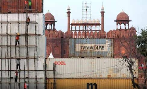 Delhi Police Makes 'Wall With Containers' Outside Red Fort Ahead of Independence Day Independence Day 2021: 15 ઓગસ્ટ પહેલા લાલકિલ્લાને દિલ્હી પોલીસ દ્વારા કન્ટેનર્સથી ઢાંકી દેવાયો, જાણો કેમ ?