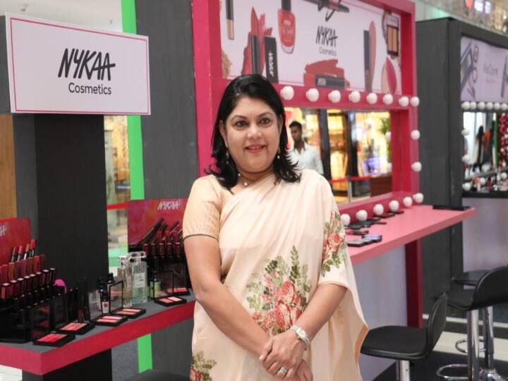 Find out about the Nykaa company created by the woman தள்ளுபடி இல்லை... ஆனாலும் லாபம் கொட்டுது... 49 வயது பெண் உருவாக்கிய ‛நய்கா’ !