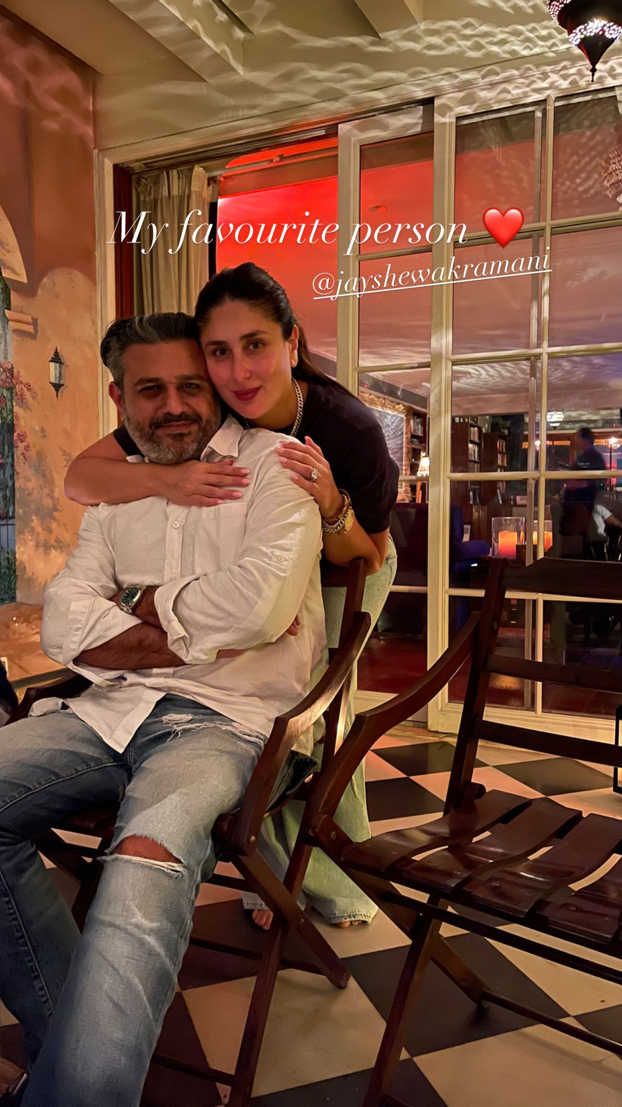 The OGS': Kareena Kapoor Khan Parties With Malaika Arora On Saturday Night, Drops Gorgeous Pic