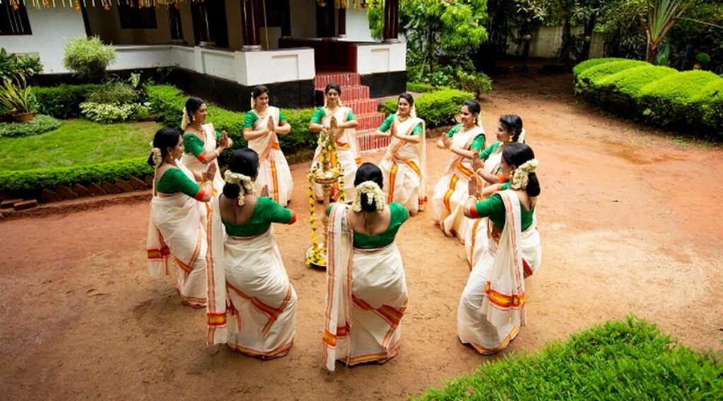 Onam 2021: करेल के खास त्योहारों में से एक है ओणम, जानें क्यों मनाते हैं ये पर्व