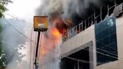 આણંદઃ ફટાકડાની દુકાનમાં લાગી ભીષણ આગ, ફાયરવિભાગનો એક કર્મચારી થયો ગંભીર રીતે ઘાયલ