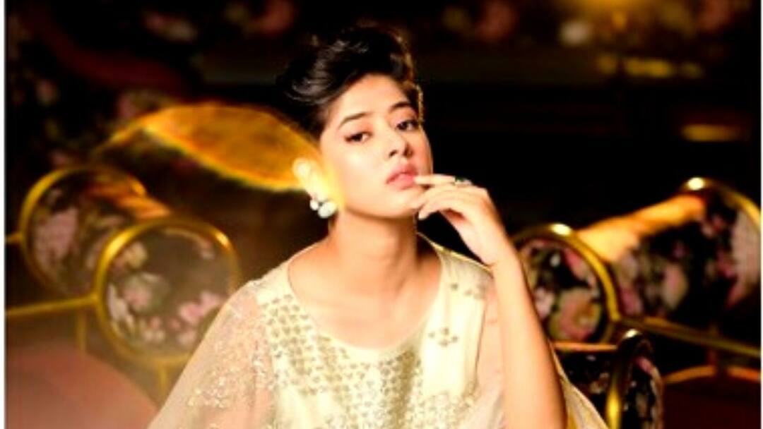 Actress Ditipriya Roy shares her birthday celebration video Ditipriya Roy Birthday: হাজির ৪টে কেক, পরিবারের সঙ্গেই জন্মদিন পালন দিতিপ্রিয়ার