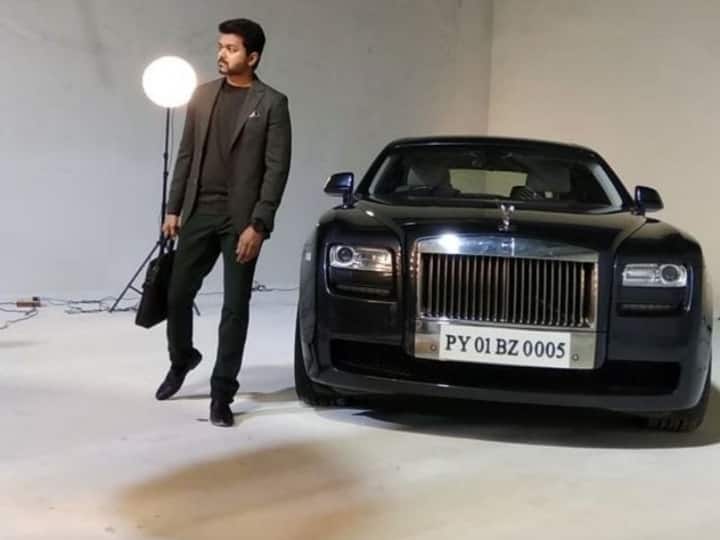 Vijay pays full entry tax payment for his Rolls Royce Ghost car Vijay Pays Entry Tax: ரோல்ஸ் ராய்ஸ் கார் விவகாரம் : முழு வரியையும் செலுத்திய நடிகர் விஜய்