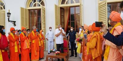 BJP leader Suvendu Adhikari and Sanatan Organisations meet Governor Jagdeep Dhankar object the date of Khela Hobe Diwas Khela Hobe Diwas : খেলা হবে দিবস তো অন্য কোনও দিনও করা যায়, রাজ্যপালের দ্বারস্থ শুভেন্দু