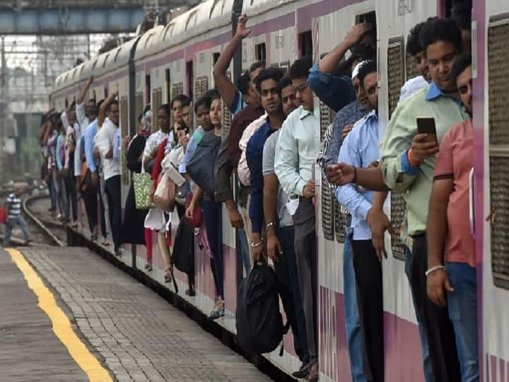 mumbai local train updates megablock on Harbor Line sunday 20 February 2022 know details मुंबईकरांनो आज रेल्वेने प्रवास करताय? त्याआधी जाणून घ्या मेगाब्लॉकबाबत...