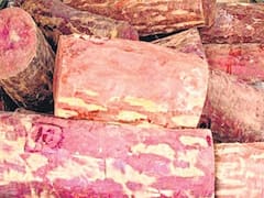 Andhra Pradesh: టమోటా ట్రేల మధ్య ఎర్రబంగారం.. మరో కిలోమీటరు దాటితే సేప్ అనుకున్నారు.. కానీ ఇంతలోనే కథ అడ్డం తిరిగింది