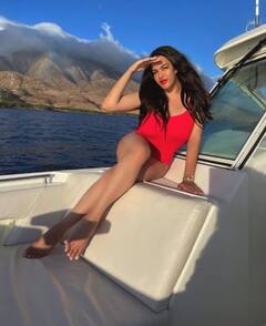 Sanjay Dutt’s Daughter Trishala Is Breaking The Internet With Sizzling Bikini PICS