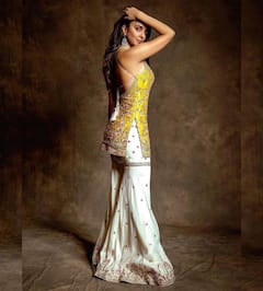 Kiara Advani Photos : కియారా ఓర చూపులు.. ఆ కళ్లు ఎంత అందమో..