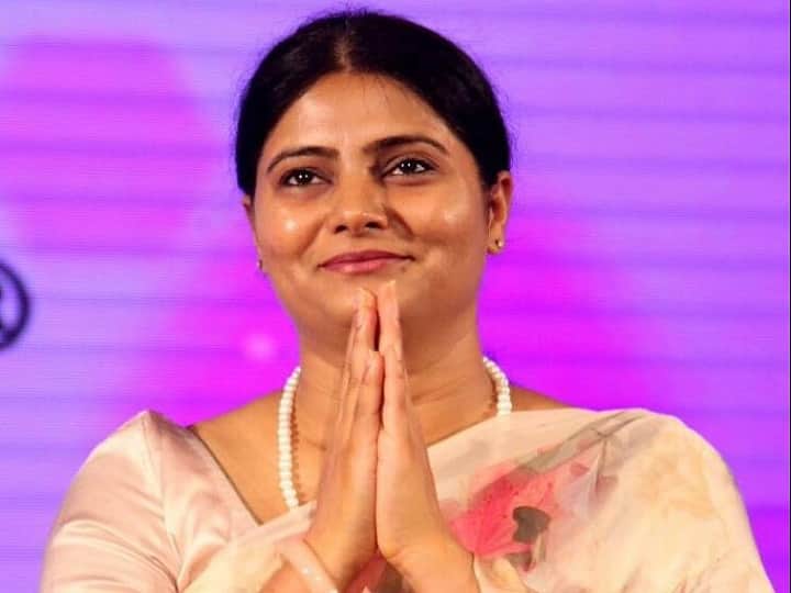 Anupriya Patel arrived in front of the public with the governments works said worked like a growth engine ANN सरकार के कार्यों का लेखा-जोखा लेकर जनता के सामने पहुंची अनुप्रिया पटेल, कहा- ग्रोथ इंजन की तरह हुआ काम