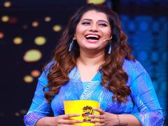 Vj Priyanka Deshpande pics | ஹே சாக்லேட் பேபி நானே இது டாலர் கொட்டும் மீனே  - பிரியங்கா தேஷ்பாண்டே போட்டோஷூட்