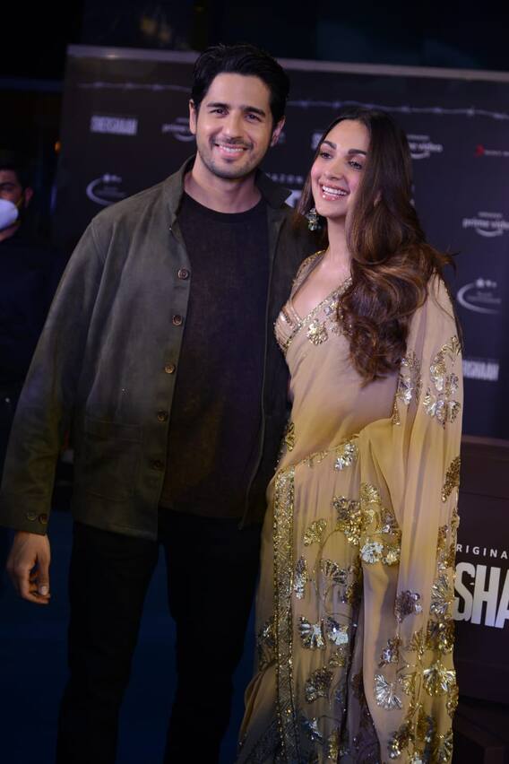 IN PICS: Sidharth Malhotra-Kiara Advani & Vikram Batra’s Family At Shershaah Movie Special Screening In New Delhi