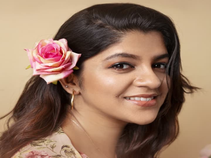 வெய்யோன் சில்லி இப்போ நிலத்தில் இறங்கி அனத்துறா லந்தா பேசி என்ன ஒரண்ட இழுக்குறா