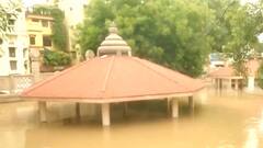 UP: वाराणसी, प्रयागराज और कानपुर में बाढ़-बारिश से हाहाकार, खतरे के निशान से ऊपर गंगा