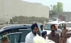 ਬਿਕਰਮ ਮਜੀਠੀਆ ਅਫਸੋਸ ਜਤਾਉਣ ਪਹੁੰਚੇ ਮਿੱਡੂਖੇੜਾ ਦੇ ਘਰ,