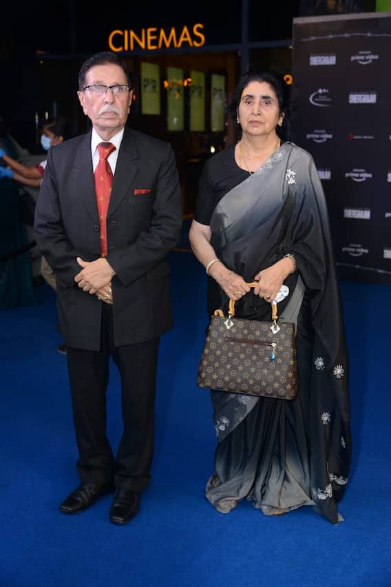 IN PICS: Sidharth Malhotra-Kiara Advani & Vikram Batra’s Family At Shershaah Movie Special Screening In New Delhi