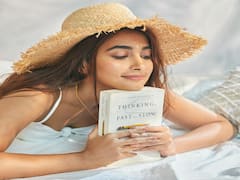 Actress Pooja Hegde pics | வெயில் மழையே மின்னல் பூவே நீ எங்கே - பூஜா ஹெக்டே