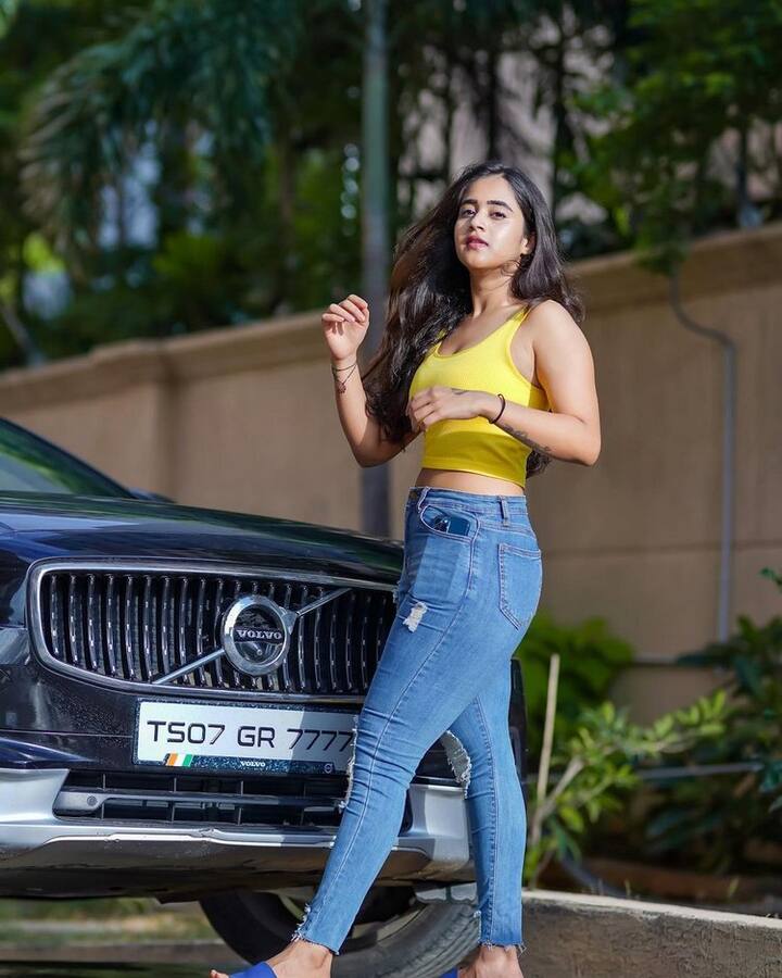(Courtesy : Instagram) కానీ సినీ అవకాశాలు ఆశించిన స్థాయిలో రాలేదు.