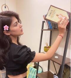 ਸੁਸ਼ਾਂਤ ਰਾਜਪੂਤ ਦੀ ਮੌਤ ਤੋਂ ਬਾਅਦ ਪਹਿਲੀ ਵਾਰ ਰਿਆ ਚਕਰਵਰਤੀ ਦੀ ਗਲੈਮਰਸ ਲੁਕ